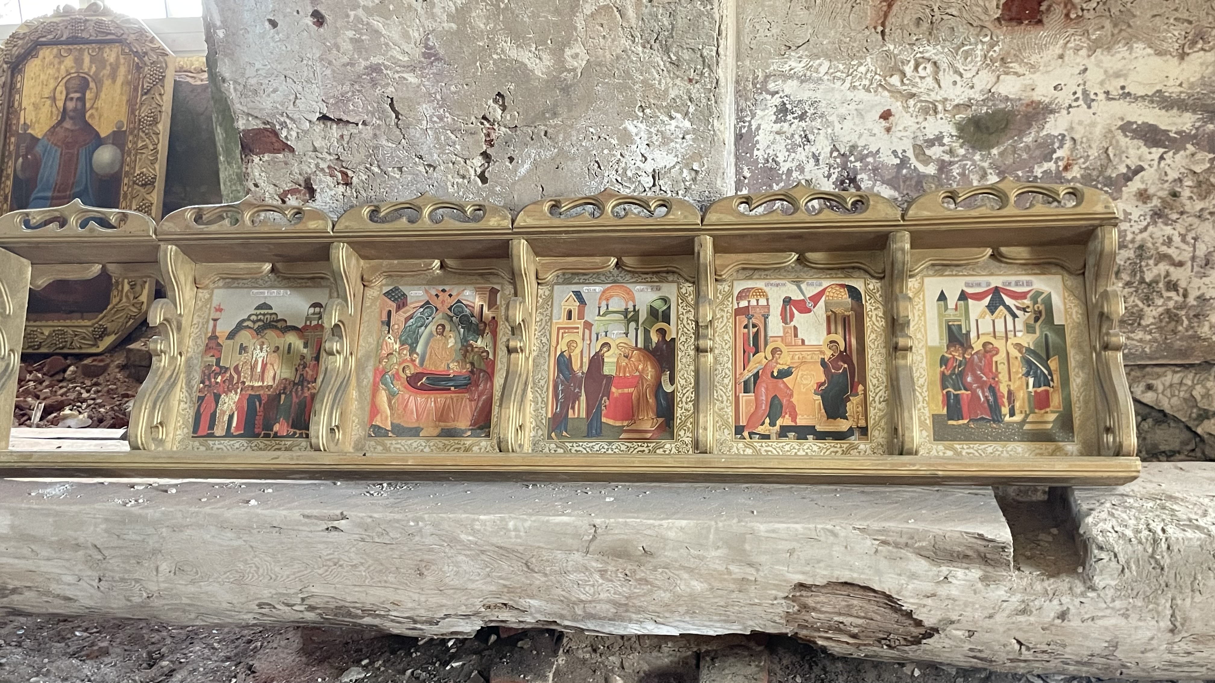 Фактура стен и проёмов